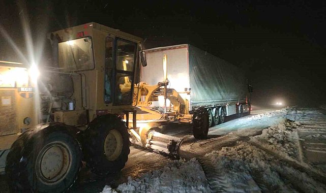 Van&#039;ın yüksek kesimlerinde kar yağışı ve sis etkili oluyor