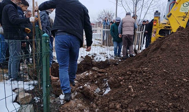 Varto'da intihar eden 2 öğrenci toprağa verildi