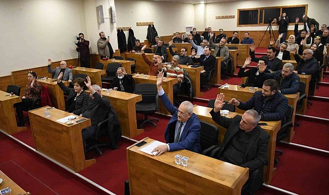 Vergili'nin emeklilere yönelik kararı AK Parti'nin desteğiyle kabul edildi