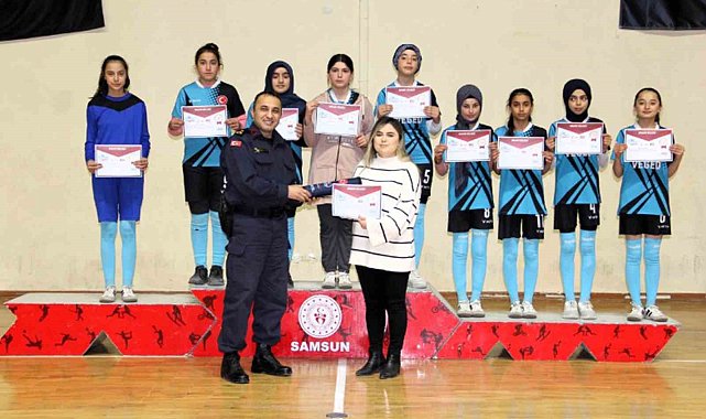 Vezirköprü'de 400 öğrenciye ödül