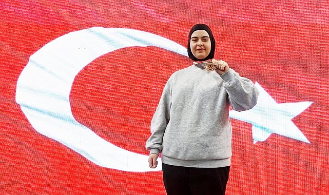 Yalovalı Aleyna boksta Türkiye üçüncüsü oldu