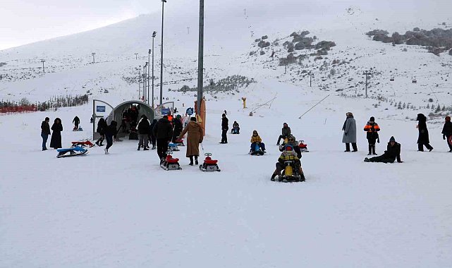 Yarıyıl tatili kayak merkezlerine yaradı, oteller doldu taştı