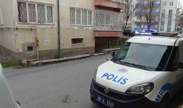 Yaşlı adam evinde ölü bulundu