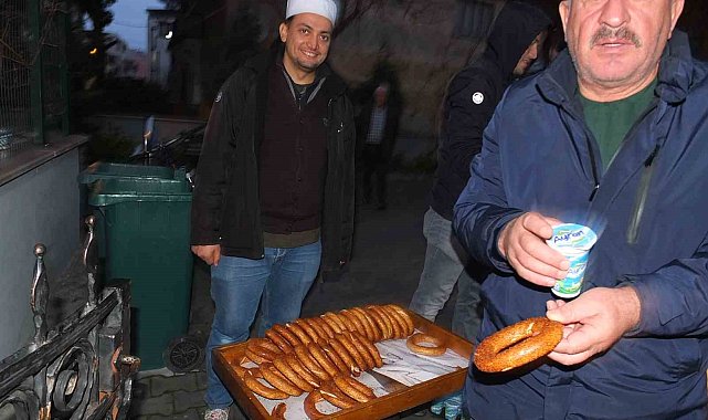 Yeni yılın ilk günü eller semaya Gazzeliler için açıldı
