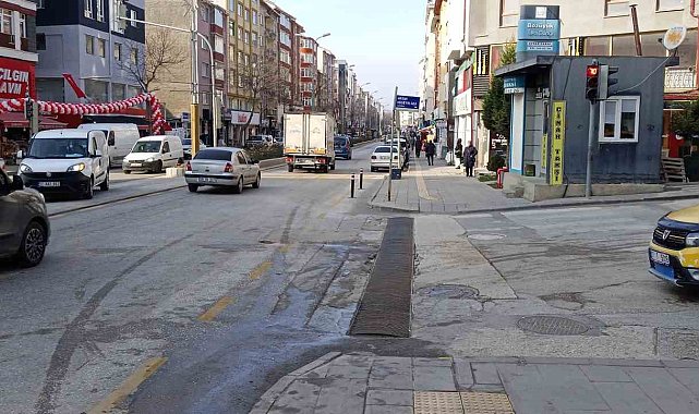Yeni yılın ilk gününde sokak ve caddeler boş kaldı