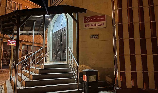 Yılbaşı gecesi caminin yardım kutusunu zorlayan şüpheliler olay yerinden kaçtı