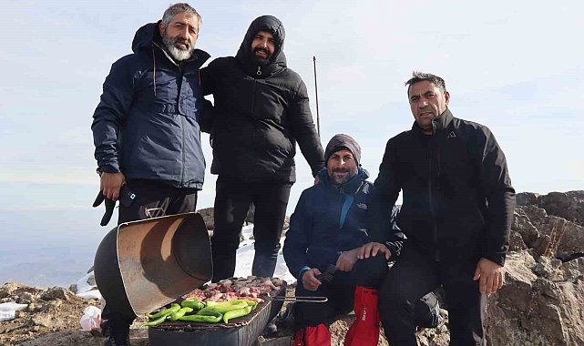 Yılın son gününde 2 bin 550 rakımda mangal keyfi