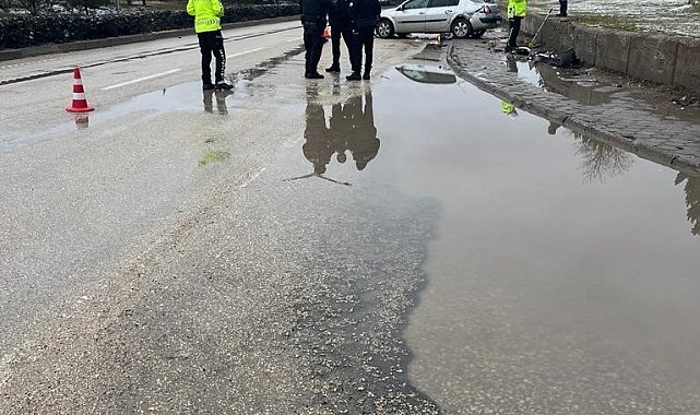 Yol bozukluğundan dolayı kontrolden çıkan otomobilin sürücüsü yaralandı