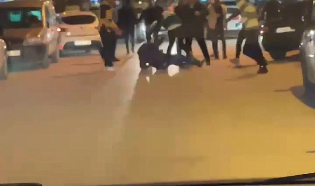 Yol verme kavgası sokağı ringe çevirdi..
