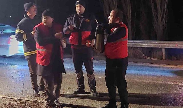 Yolda mahsur kalanlara kumanya yardımı
