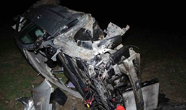 Yoldan çıkan otomobil defalarca takla atarak hurdaya döndü: 2 yaralı