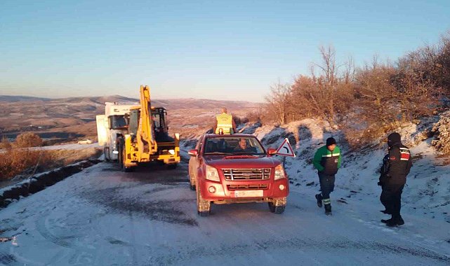 Yozgat İl Özel İdaresi'nden kar temizle çalışması