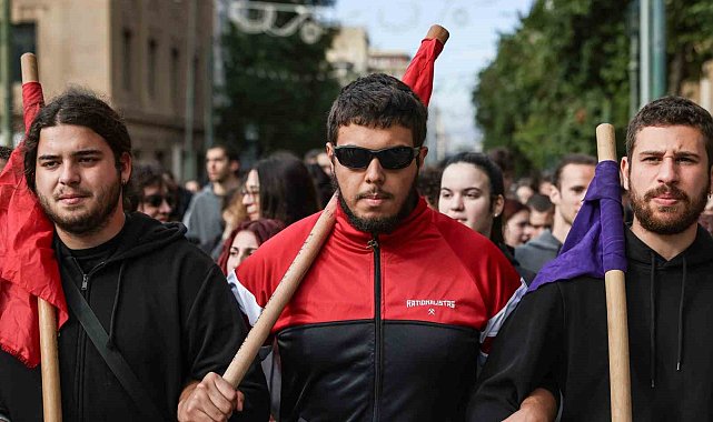 Yunanistan'da öğrenciler, özel üniversitelere karşı 3 gündür sokakta