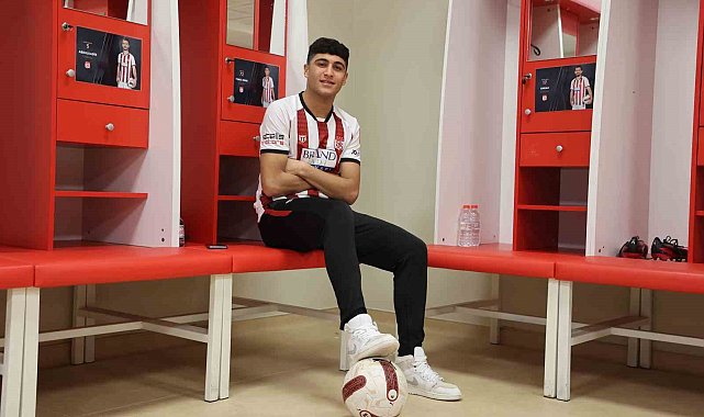 Yunus Emre Konak resmen Brentford'ta