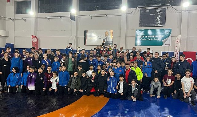 Yunusemreli güreşçiler Denizli'den başarıyla döndü