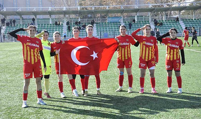 Zeynep Bilir'den gol sonrası asker selamı
