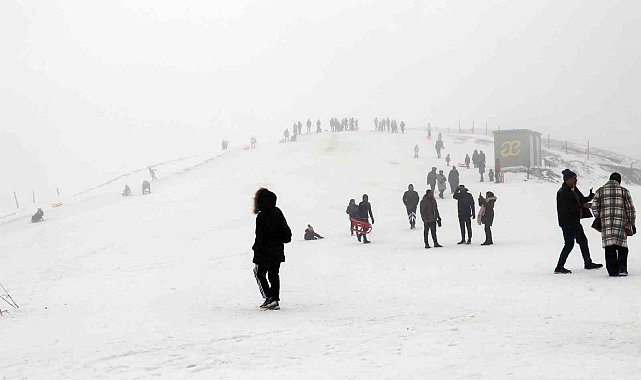 Zigana Kayak Merkezi karne tatilinde doldu taşı