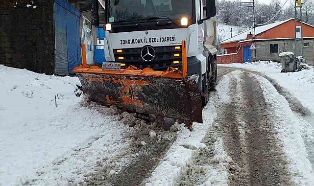 Zonguldak'ta karla mücadele çalışmaları sürüyor