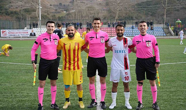 2015 yılında takım arkadaşı olan hakem Ceyhun Elmas ve futbolcu Fatih Özçelik'e tepki