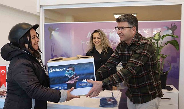 'Adalı Kart' vatandaşlarla buluşmaya başladı