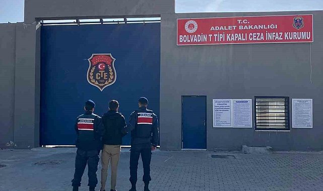 4 ayrı suçtan aranan şahsı JASAT yakaladı