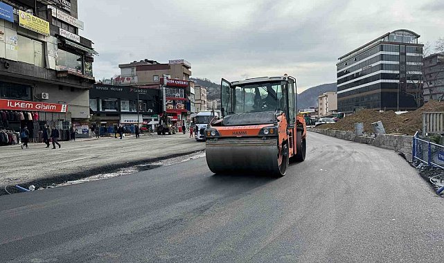 67 yıllık köprüde yıkım bitti, asfalt serimi başladı