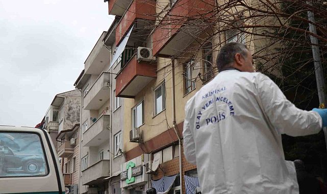 69 yaşındaki adam, evinin balkonunda silahla vurulmuş halde ölü bulundu