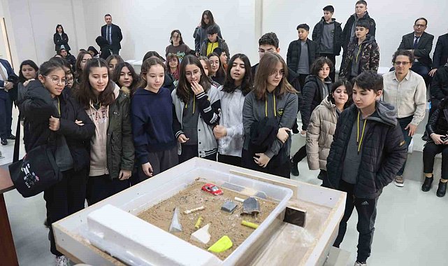 7.5 büyüklüğündeki depremin oluşturacağı yıkım deprem simülatöründe canlandırıldı