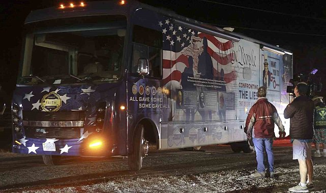 ABD&#039;de yüzlerce tır ve kamyonun oluşturduğu konvoy Teksas-Meksika sınırında