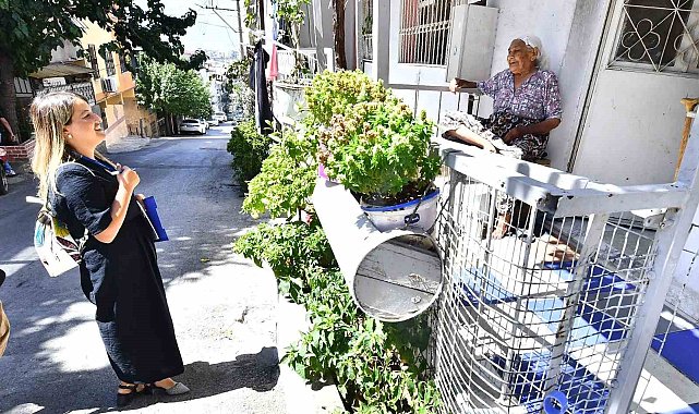 Acil çözüm ekipleri İzmir'e iz bıraktı