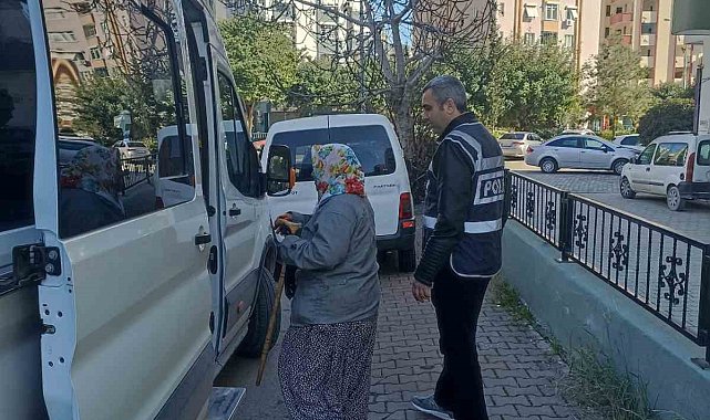 Adana'da camilerde dilenen kadınlar gözaltına alındı