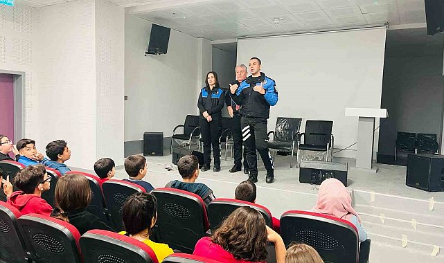 Adana'da öğrencilere akran zorbalığı eğitimi