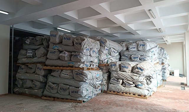 AFAD'dan Yüksekova'ya 1008 adet çadır