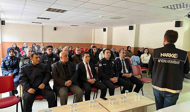 Afyonkarahisar'da anne ve anne adayları bilgilendirildi