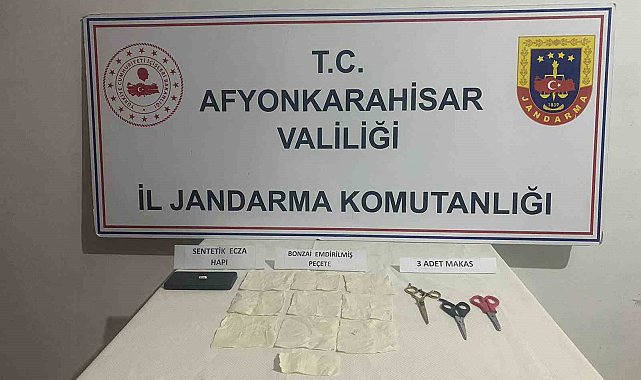 Afyonkarahisar'da peçeteye emdirilmiş bonzai ele geçirildi