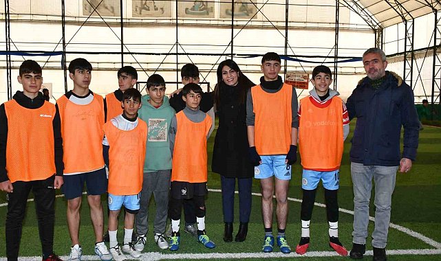 Ağrı'da öğrenciler ara tatilde futbol heyecanı yaşadı