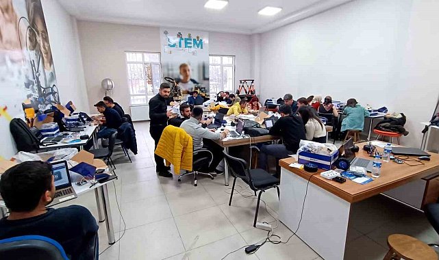 Ağrı'da Teknoloji Yarışması finalistleri eğitim aldı