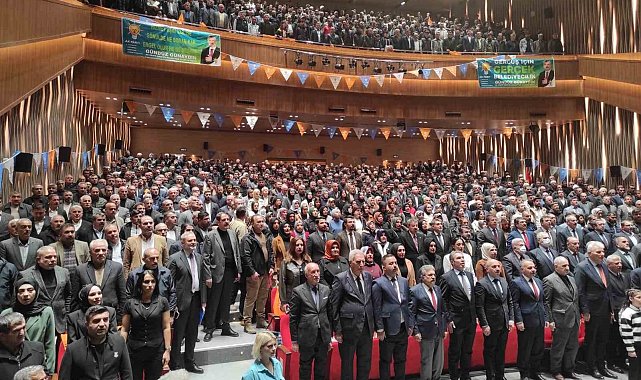 AK Parti Batman'da belediye başkan adaylarını tanıttı