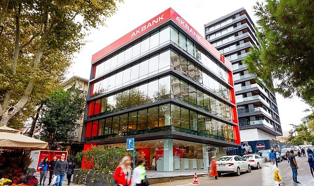 Akbank'tan afet bölgesinde sosyal ve ekonomik kalkınmaya hizmet