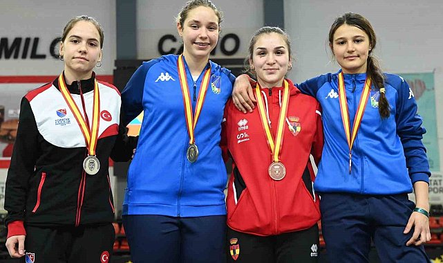 Akdeniz Şampiyonası'nda eskrimcilerden iki madalya daha