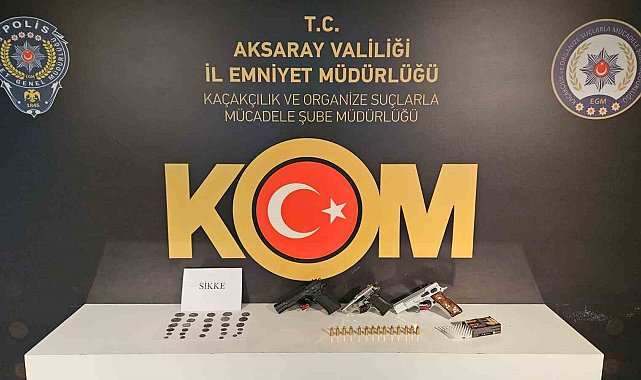 Aksaray'da polisin operasyonunda silahlar ve tarihi eser ele geçirildi