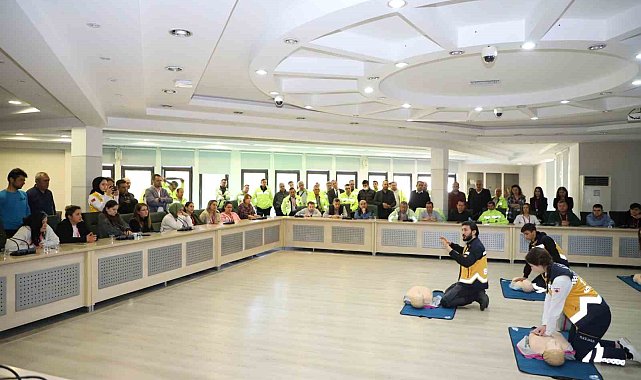 Alanya Belediyesi personeline ilk yardım eğitimi