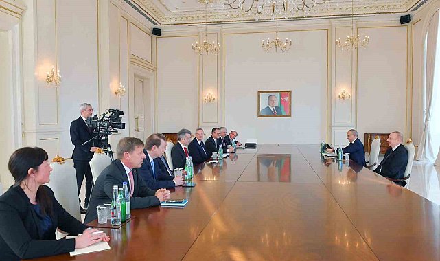 Aliyev'den Macron ve Borell'e tepki: "Azerbaycan kendi topraklarını ve egemenliğini sağlamak için diğer ülkelerin attığı adımlardan farklı adımlar atmıyor"