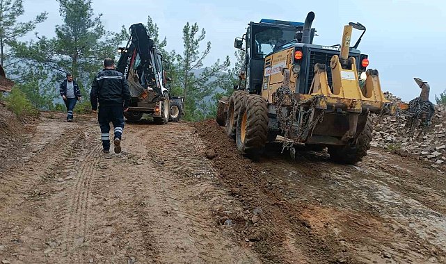 Antalya Büyükşehir ekiplerinin Alanya kırsalında çalışmaları sürüyor