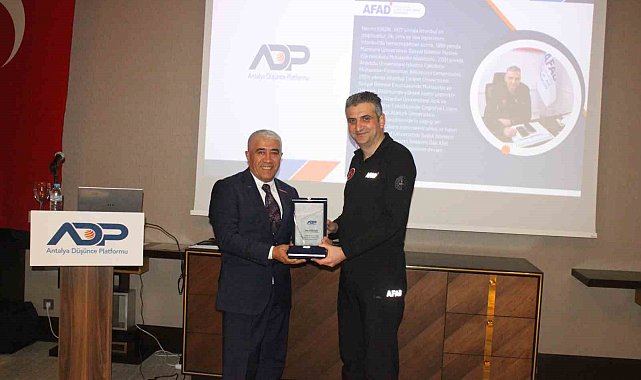 Antalya Düşünce Platformu'nda deprem konuşuldu