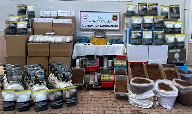 Antalya'da jandarmadan kaçak sigara imalathanesine baskın