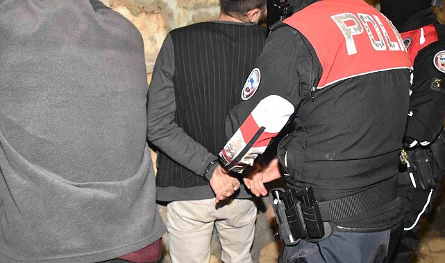 Aranan şahıslar yakalandı