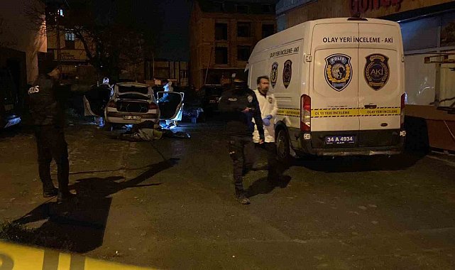 Arnavutköy'de polisten kaçmaya çalışan torbacı, polisle çıkan arbedede kendini vurdu