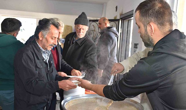 Asrın felaketinde enkazda can aramıştı, sene-i devriyesinde ise kuran okutup yemek dağıttırdı