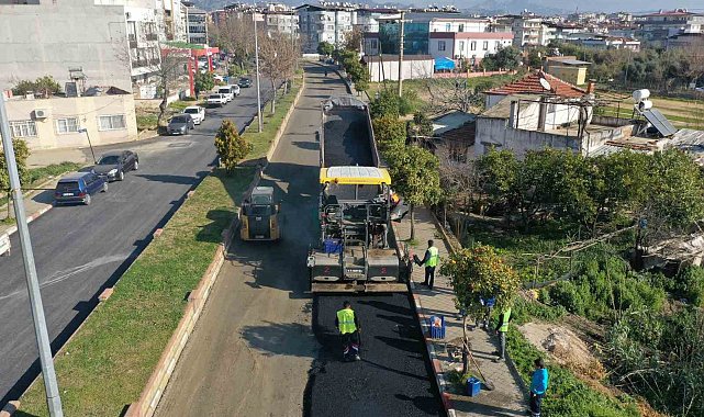 Aydın Büyükşehir Belediyesi yol yapım çalışmalarını sürdürüyor